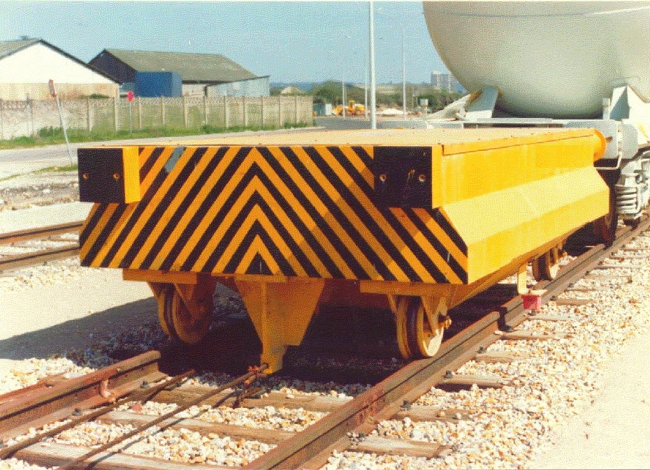 2) À WAGON POUSSEUR